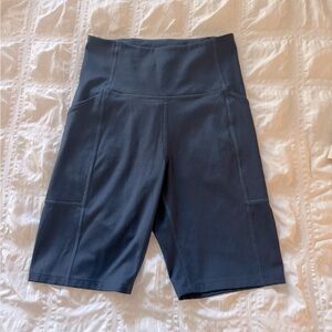 girlfriend collective navy blue bikers shorts size Small